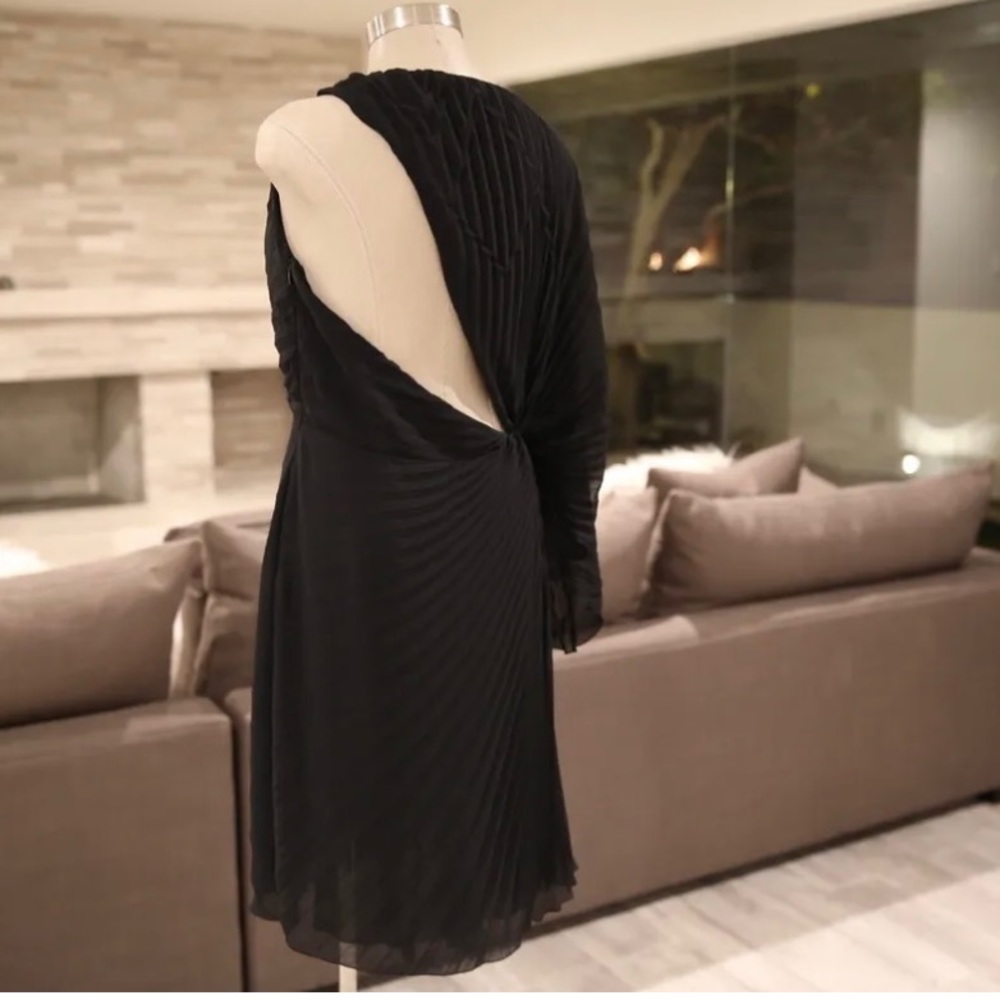 Stunning VERSACE Grecian Goddess One Shoulder Evening  Dress. Beautiful